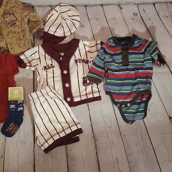 Boy's size 0 to 6 month clothing bundle - Picture 4 of 4